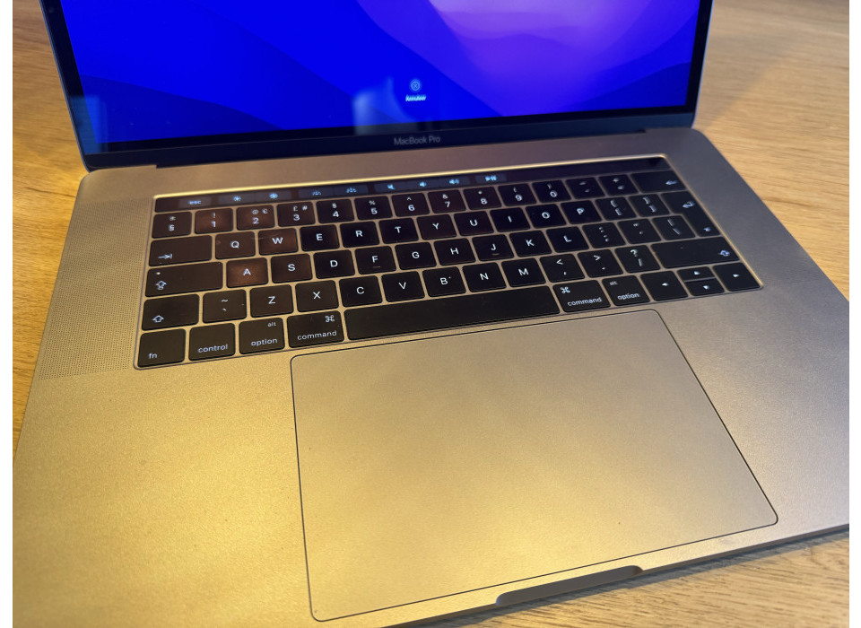 Apple Macbook Pro i7 met Touchbar